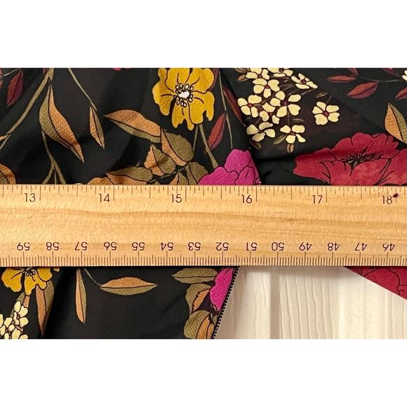 ASTR THE LABEL Dark Floral Mini Dress Ruffle and Ruched Detailing Women’s Small - Picture 10 of 10